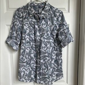 Croft & Barrow Blue and White Casual Button Down Shirt